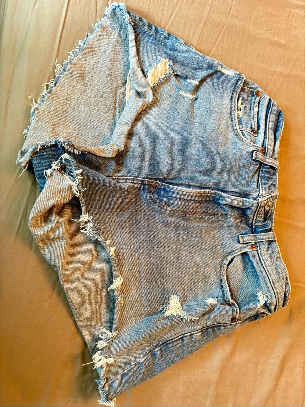 A&F High-Rise Distressed High Rise Denim Shorts - The mom short